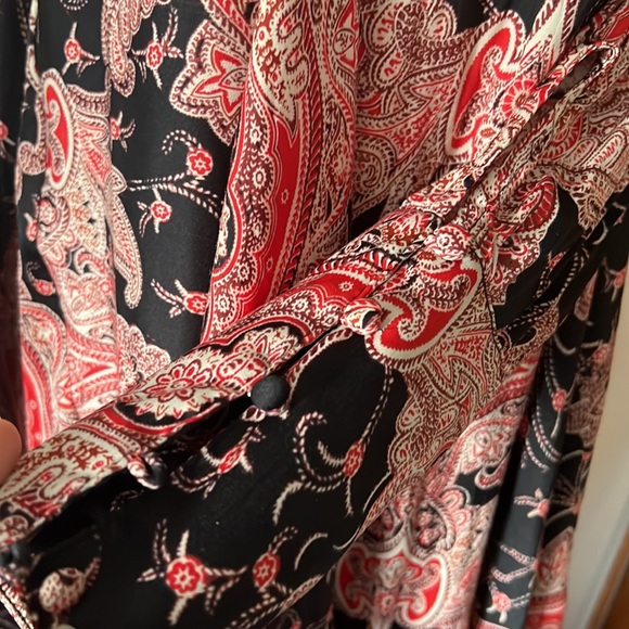Free People Long Sleeve High Low Style Top- Red Black Tan Paisley Print - Picture 6 of 10